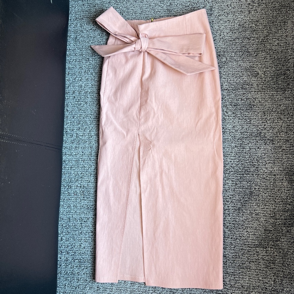 Blush pink pencil skirt!